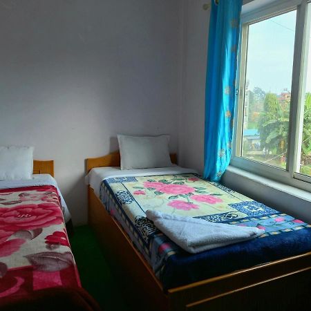Hotel Aarjan And Restaurant Pokhara Exteriör bild
