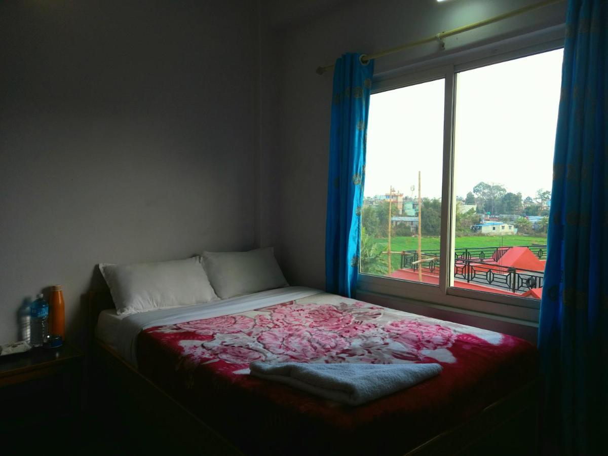Hotel Aarjan And Restaurant Pokhara Exteriör bild