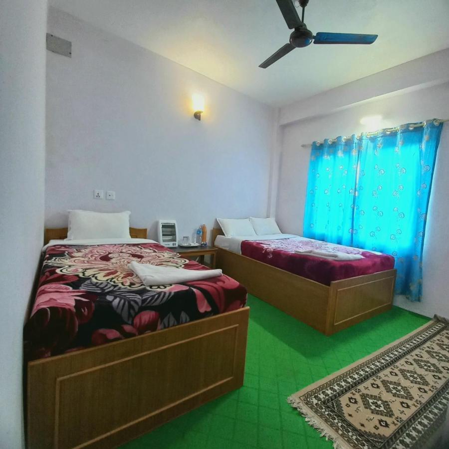 Hotel Aarjan And Restaurant Pokhara Exteriör bild