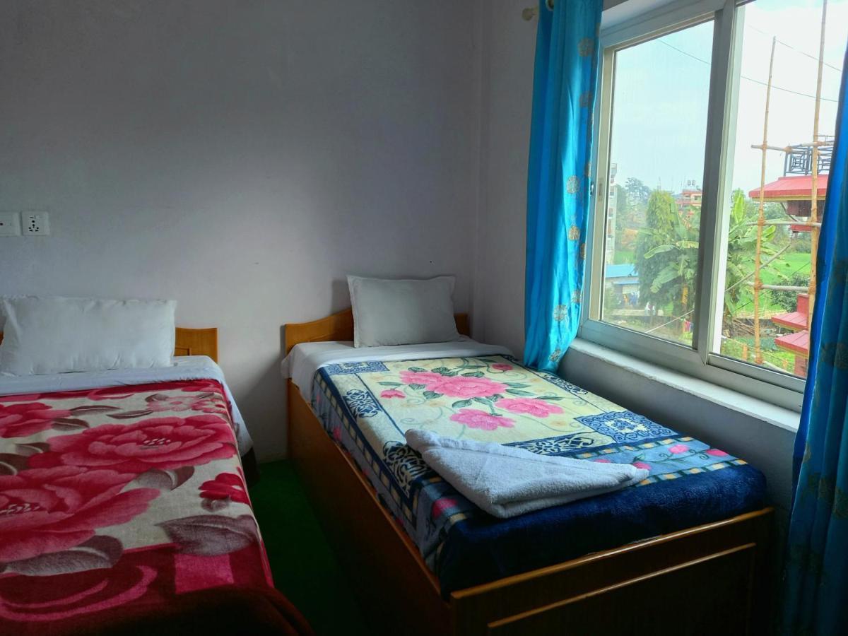 Hotel Aarjan And Restaurant Pokhara Exteriör bild