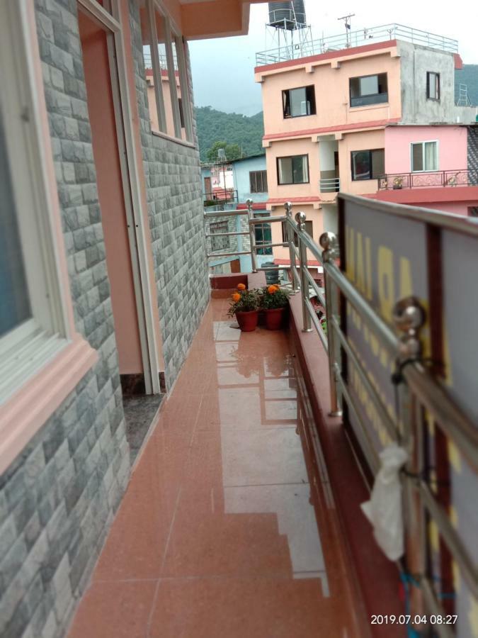Hotel Aarjan And Restaurant Pokhara Exteriör bild