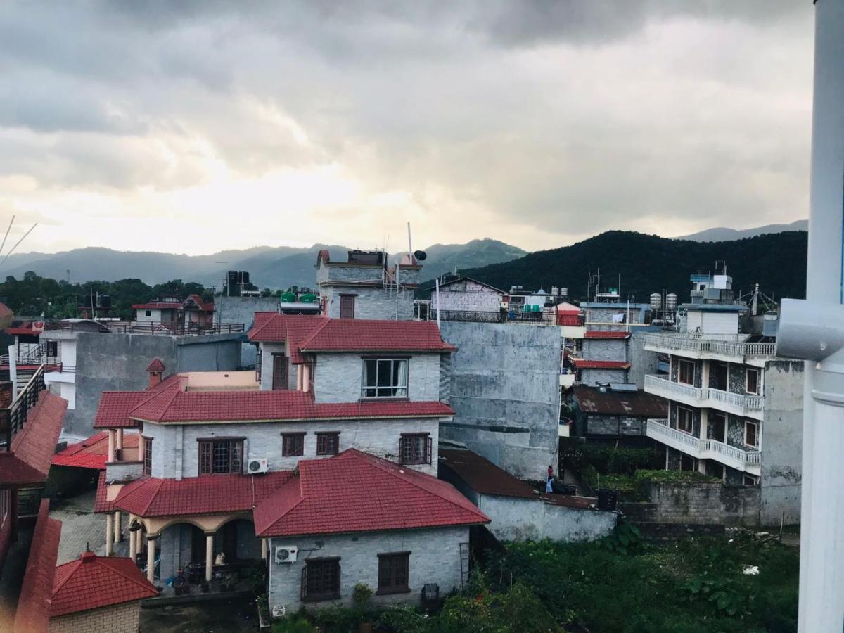Hotel Aarjan And Restaurant Pokhara Exteriör bild